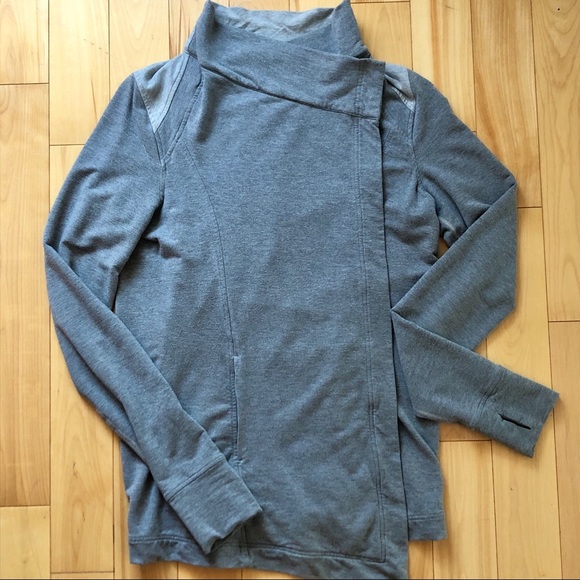 LULULEMON French Terry Wrap (wear 2 ways) - size 6 - Picture 8 of 8